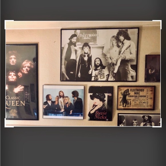 Roger Taylor Drummer for QUEEN BAND 8X10 Framed Photo Vintage 1970s - Picture 2 of 8